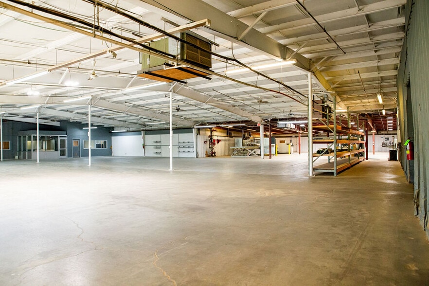 More Photos Of 1630 N Eldon Ave, Springfield Unknown For Lease