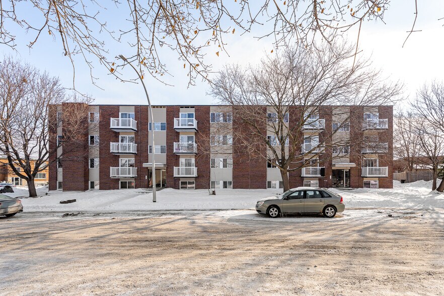 More Photos Of 1005-1015 Rue De La Commune, La Prairie Apartments For Sale