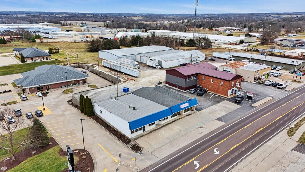 More Photos Of 9420-9424 MO-100, New Haven General Retail For Sale