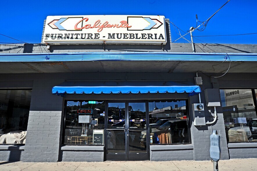More Photos Of 209 N Arroyo Blvd, Nogales Storefront For Sale