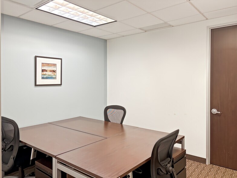 More Photos Of 118-35 Queens Blvd, Forest Hills Coworking Space