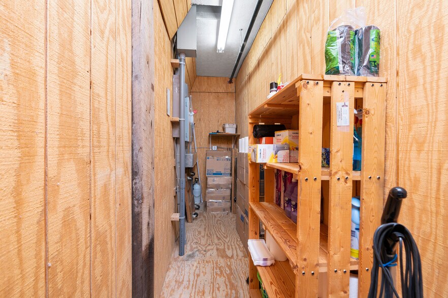 More Photos Of 50 Middlebrook Ave, Staunton Storefront For Sale