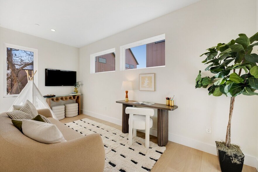 More Photos Of 3528 Gonzales st, Austin Land For Sale