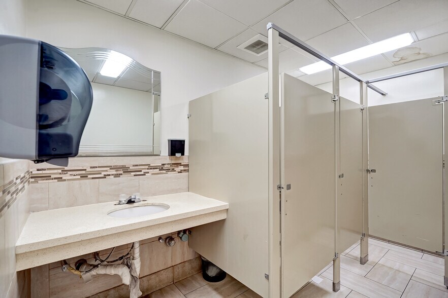 More Photos Of 8780 Valley Blvd, Rosemead Office For Lease