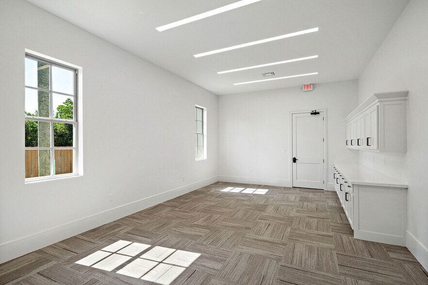 More Photos Of 16712 Huffmeister Rd, Cypress Unknown For Lease