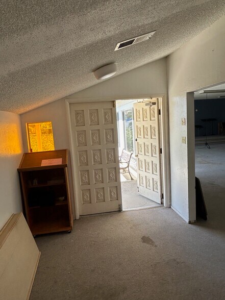 More Photos Of 0 Magnolia Ave, Tonopah Office For Sale