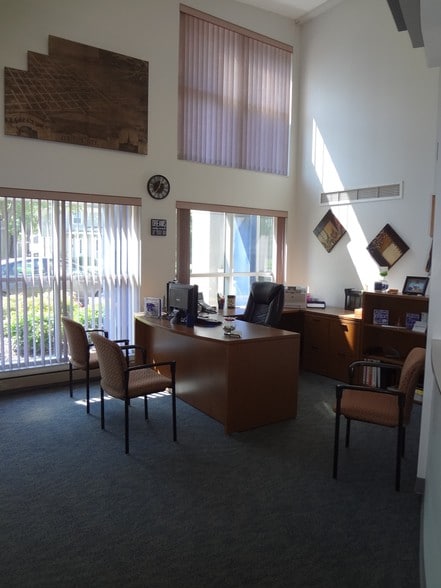 More Photos Of 222 W 6th St, Junction City Office For Sale