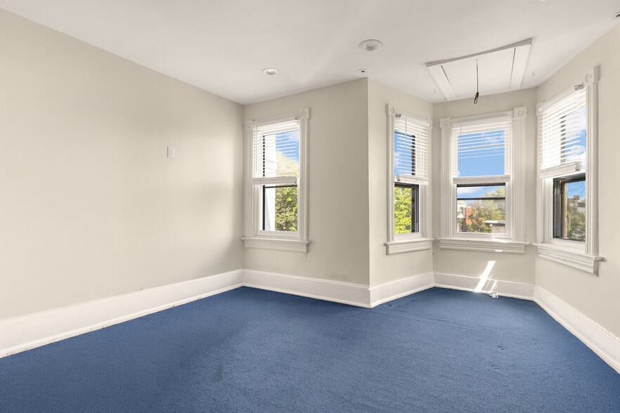 More Photos Of 305-307 Massachusetts NE ave, Washington Apartments For Sale