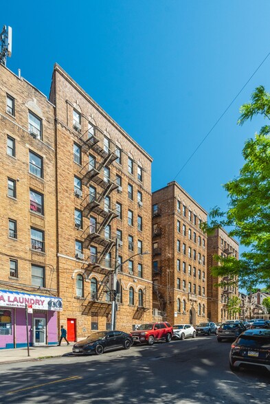 More Photos Of 2300 Sedgwick Ave, Bronx Apartments For Sale