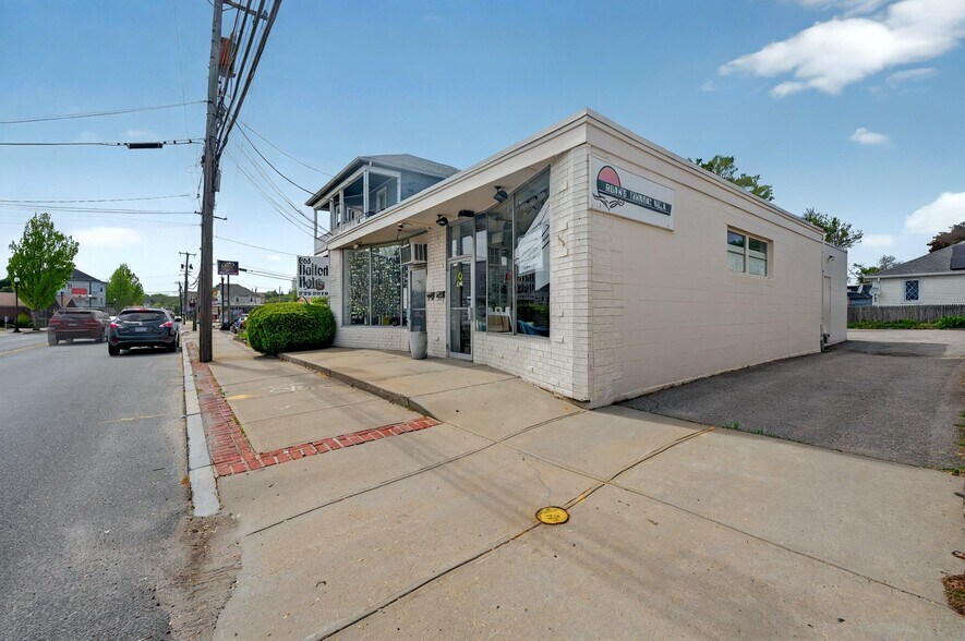 More Photos Of 977 Mineral Spring Ave, North Providence Storefront Retail Office For Sale