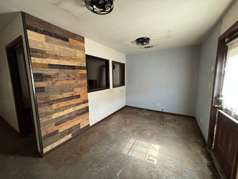 More Photos Of 11178 3660 Rd, Wewoka Light Distribution For Sale