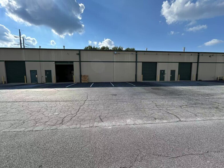 More Photos Of 975 Cobb Place Blvd NW, Kennesaw Light Distribution For Lease