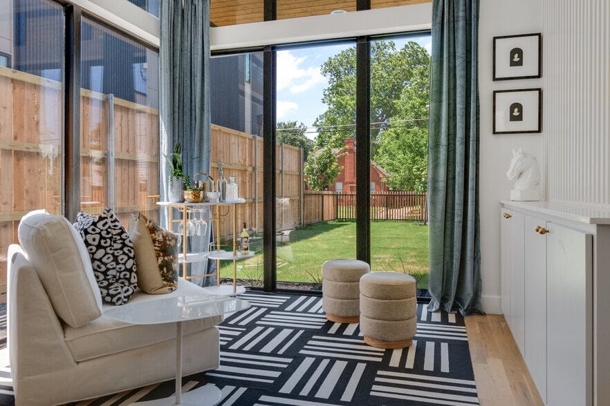 More Photos Of 2322 Kirby St, Dallas Apartments For Sale