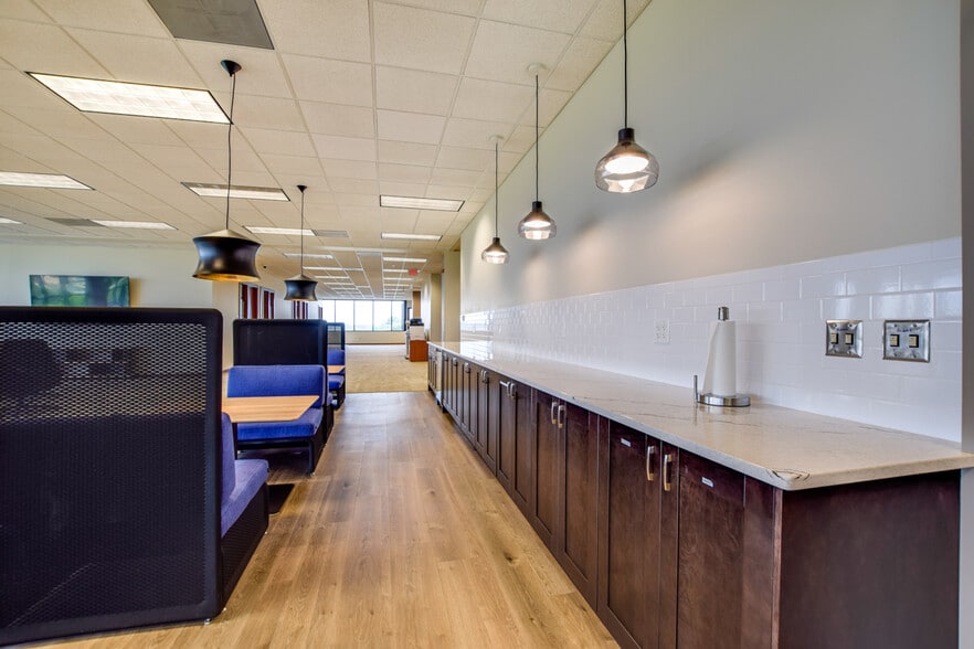 More Photos Of 10 Terrace Ct, Madison Office For Lease