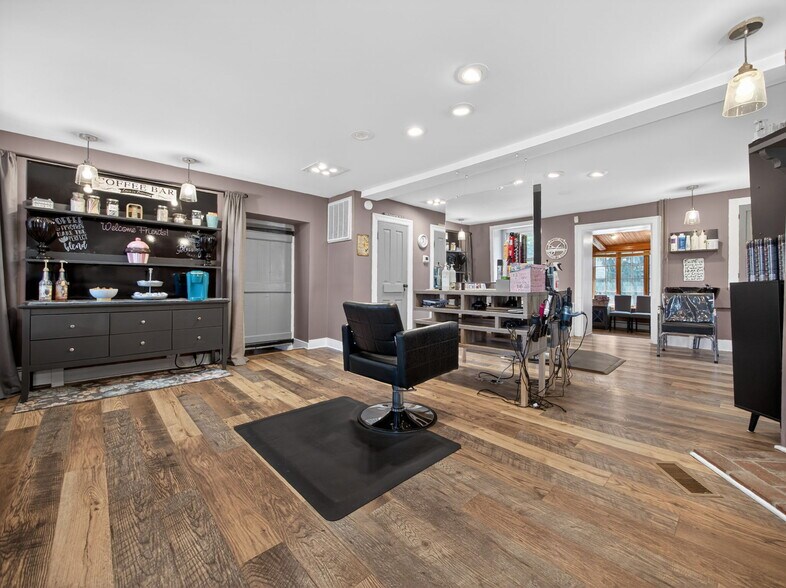 More Photos Of 1434-1436 W Broad St, Quakertown Office For Sale