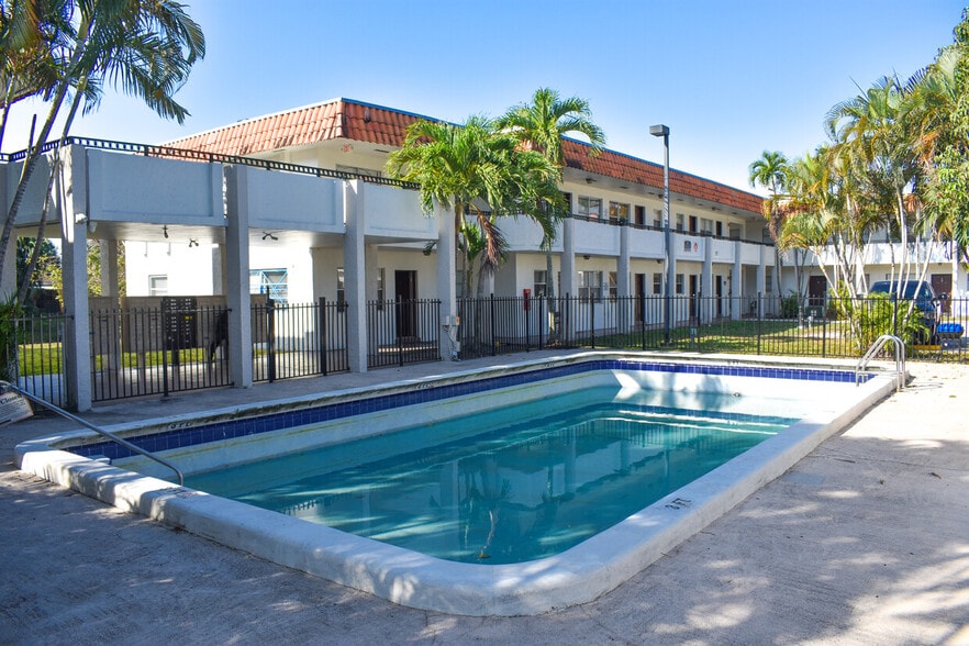 More Photos Of 400 NW 65th Ave, Margate Apartments For Sale