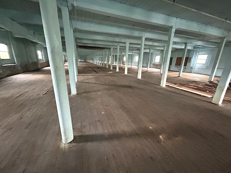 More Photos Of 33 S Main St, Terryville Manufacturing For Sale