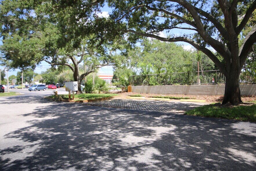 More Photos Of 561 S Duncan Ave, Clearwater Medical For Sale