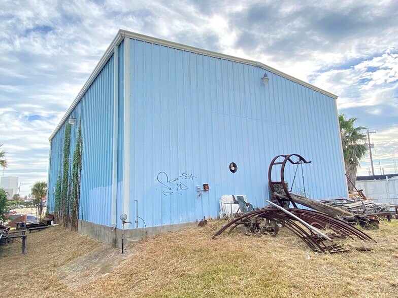 More Photos Of 315 31st St, Galveston Warehouse For Sale