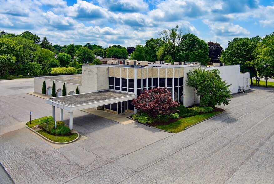 More Photos Of 505 Jermor Ln, Westminster Restaurant For Lease
