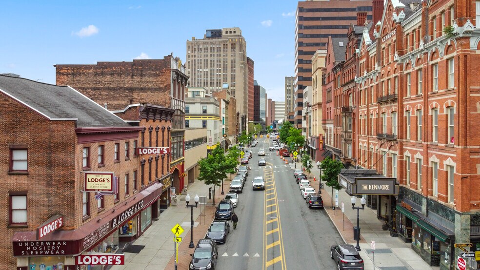 More Photos Of 76 N Pearl St, Albany Apartments For Lease