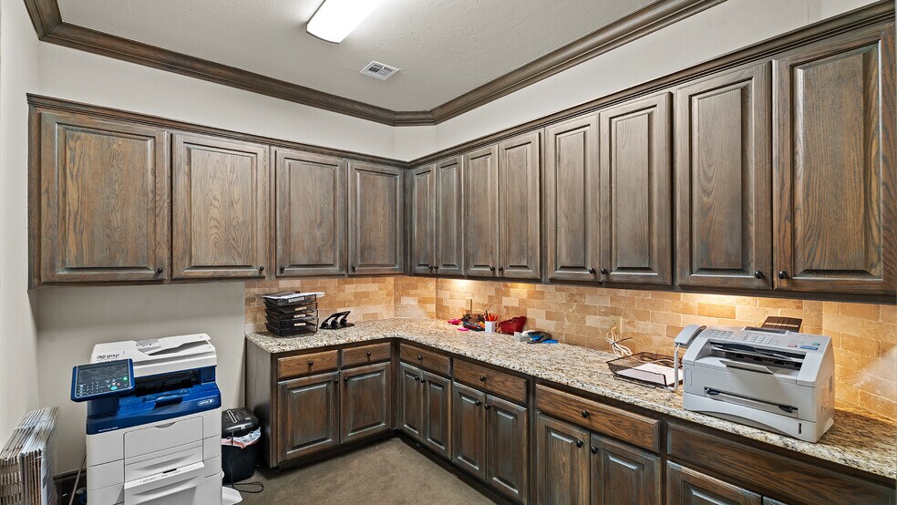 More Photos Of 9204 N Kelley Ave, Oklahoma City Office For Sale