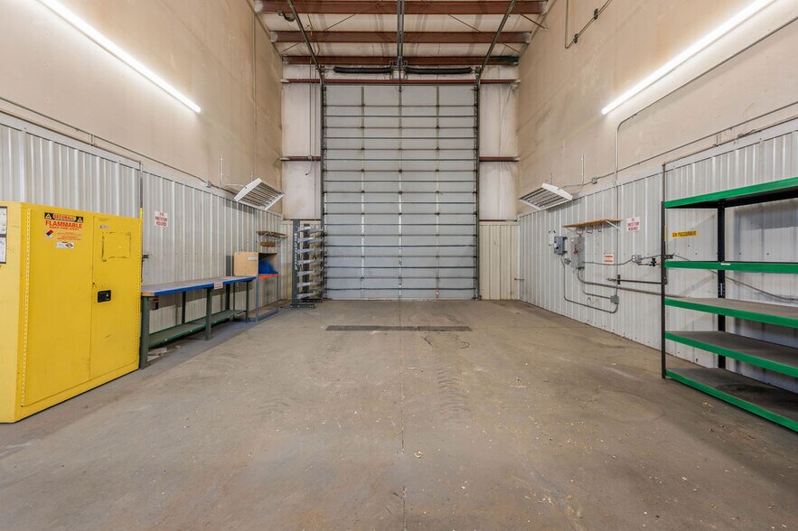 More Photos Of 2948 I-70 Business Loop, Grand Junction Warehouse For Lease