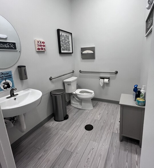 More Photos Of 1451 2nd St, Sarasota Apartments For Lease