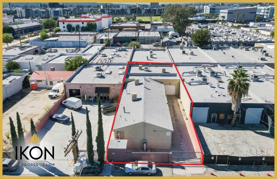 Primary Photo Of 5429 Satsuma Ave, North Hollywood Industrial For Lease