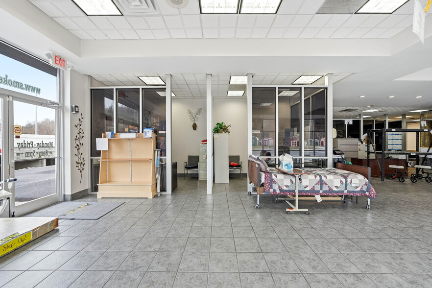 More Photos Of 2214 W Elk Ave, Elizabethton Auto Dealership For Sale