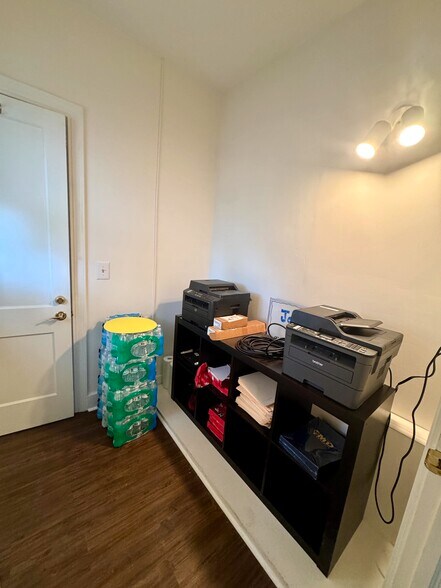 More Photos Of 315 Academy St NE, Gainesville Office For Lease