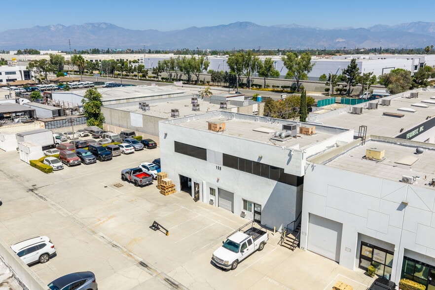 More Photos Of 127-129 S 8th Ave, La Puente Warehouse For Sale