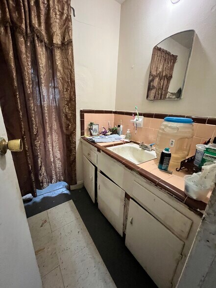More Photos Of 2602 E Crosstimbers St, Houston Apartments For Sale