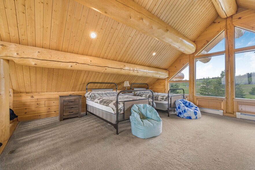 More Photos Of 1665 Whisper Ridge Rd, Ashton Hotel For Sale