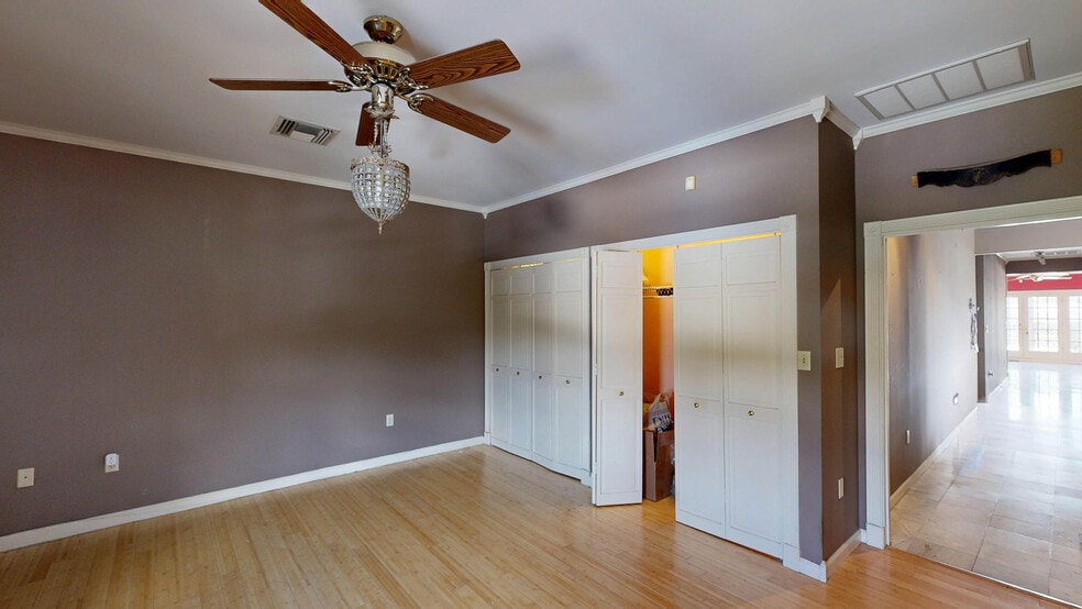 More Photos Of 2020 N Orange Ave, Orlando Storefront Retail Office For Sale