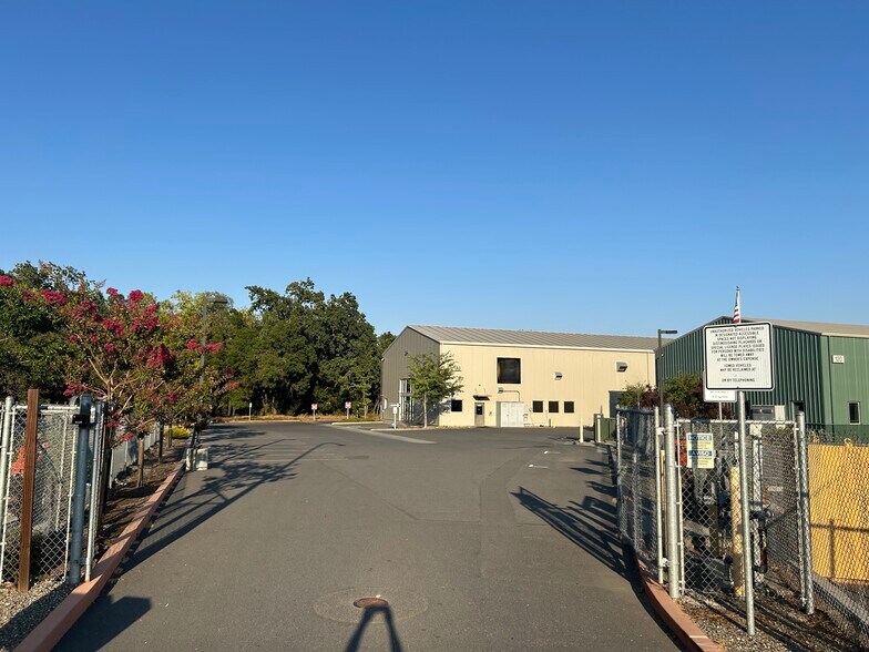 More Photos Of 140 Grove Ct, Healdsburg Manufacturing For Lease