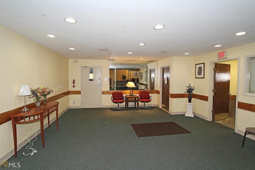 More Photos Of 2760 Pleasantwood Dr, Decatur Religious Facility For Lease