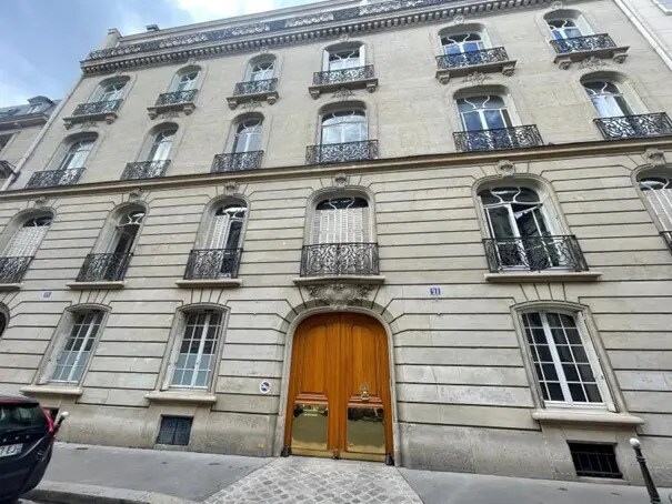 More Photos Of 21 Rue Viète, Paris Office For Sale