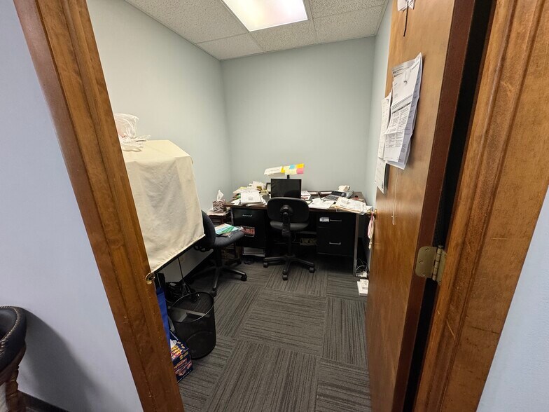 More Photos Of 34 N Island Ave, Batavia Medical For Lease