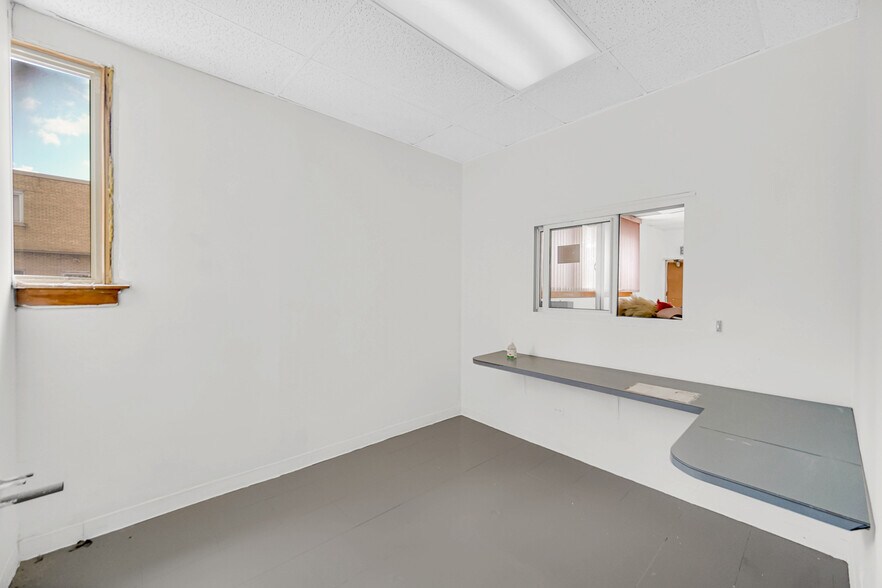 More Photos Of 2201 W Roosevelt Rd, Broadview Office For Sale