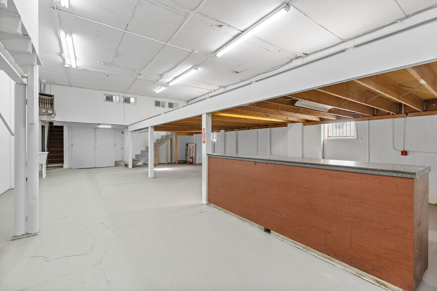 More Photos Of 109-111 35th St, Union City Warehouse For Lease