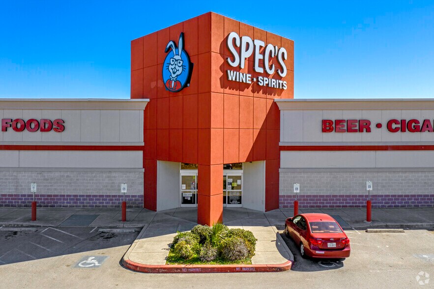 More Photos Of 11309-11323 Bandera Rd, San Antonio Unknown For Lease