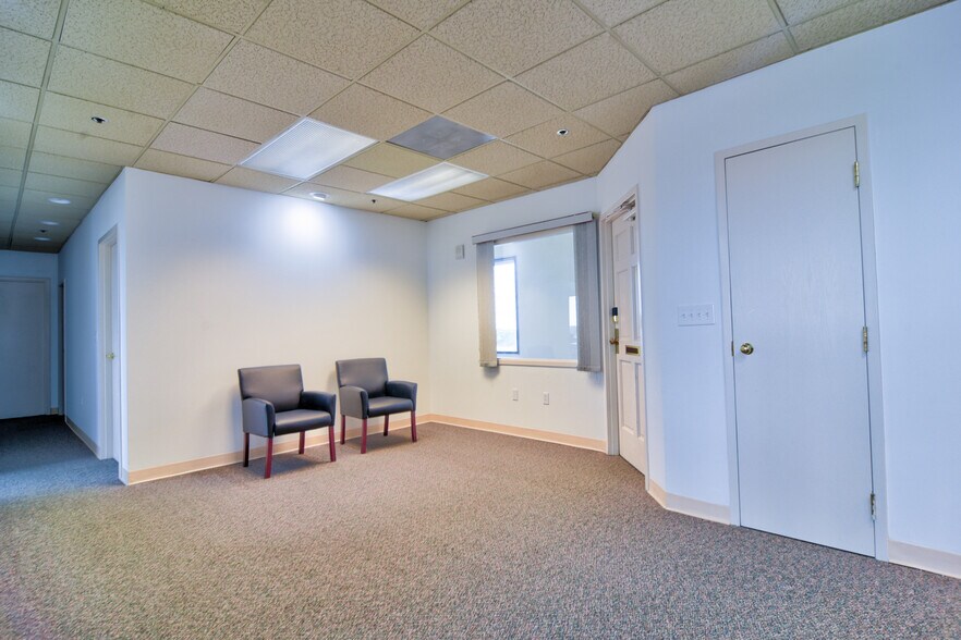 More Photos Of 1150 Cleveland St, Clearwater Office For Lease