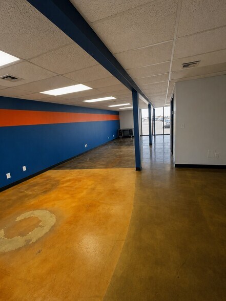 More Photos Of 3601 W Harry St, Wichita Flex For Lease
