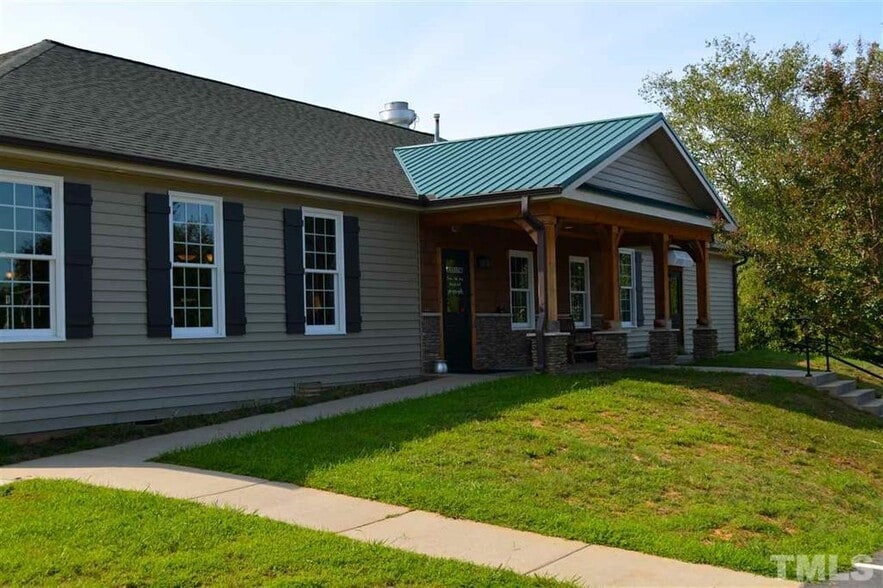 Primary Photo Of 3870 Bethania Station Rd, Winston-Salem Flex For Sale