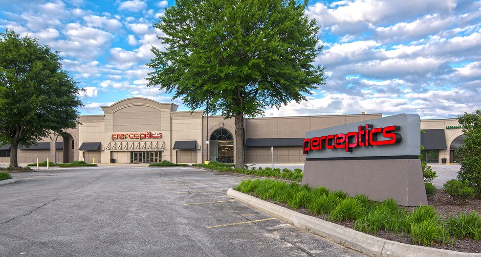 More Photos Of 11130-11132 Kingston Pike, Farragut Office For Lease