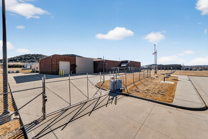 More Photos Of 1516 Fountain Plaza Dr, Rapid City Office For Sale