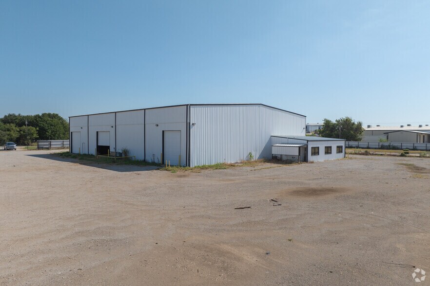 More Photos Of 705 Industrial Loop, Breckenridge Manufacturing For Lease