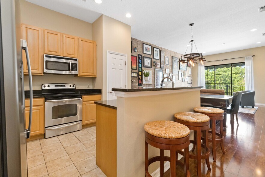 More Photos Of 3730 Avalon Park East Blvd, Orlando Office Residential For Sale