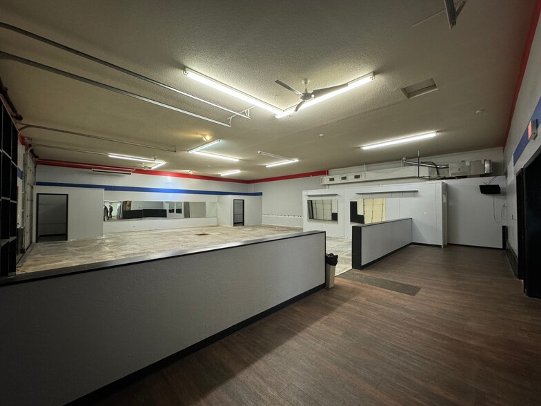 More Photos Of 2424 R.D. Mize Rd, Independence Light Distribution For Lease